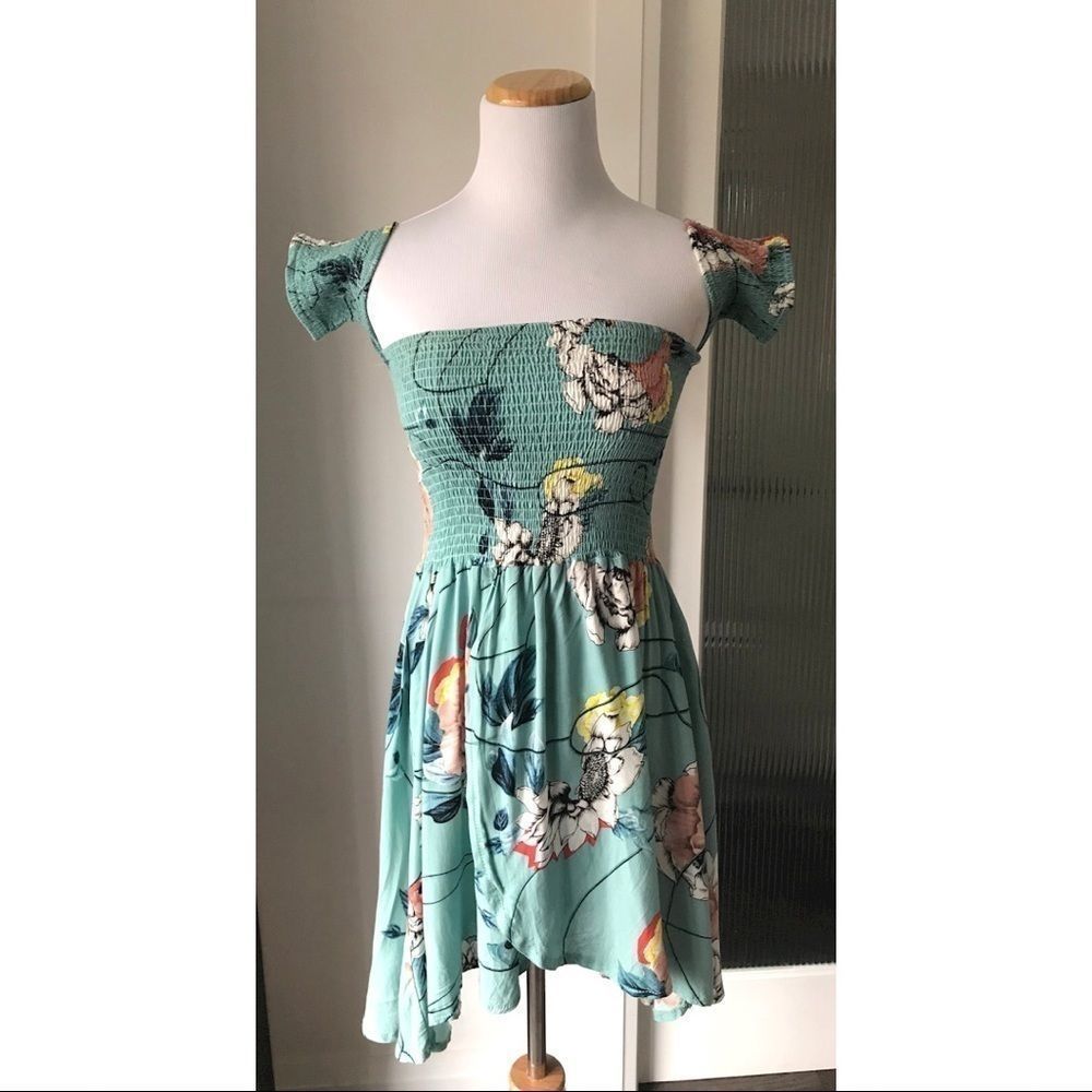Jaase cold shoulder dress